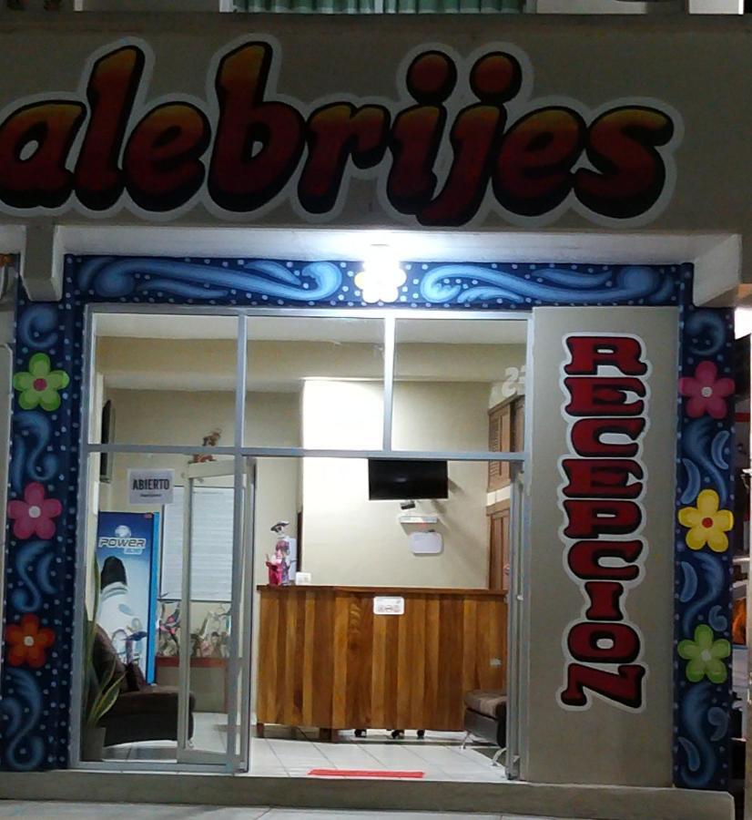 Hotel Alebrijes San Pedro Pochutla Exteriör bild