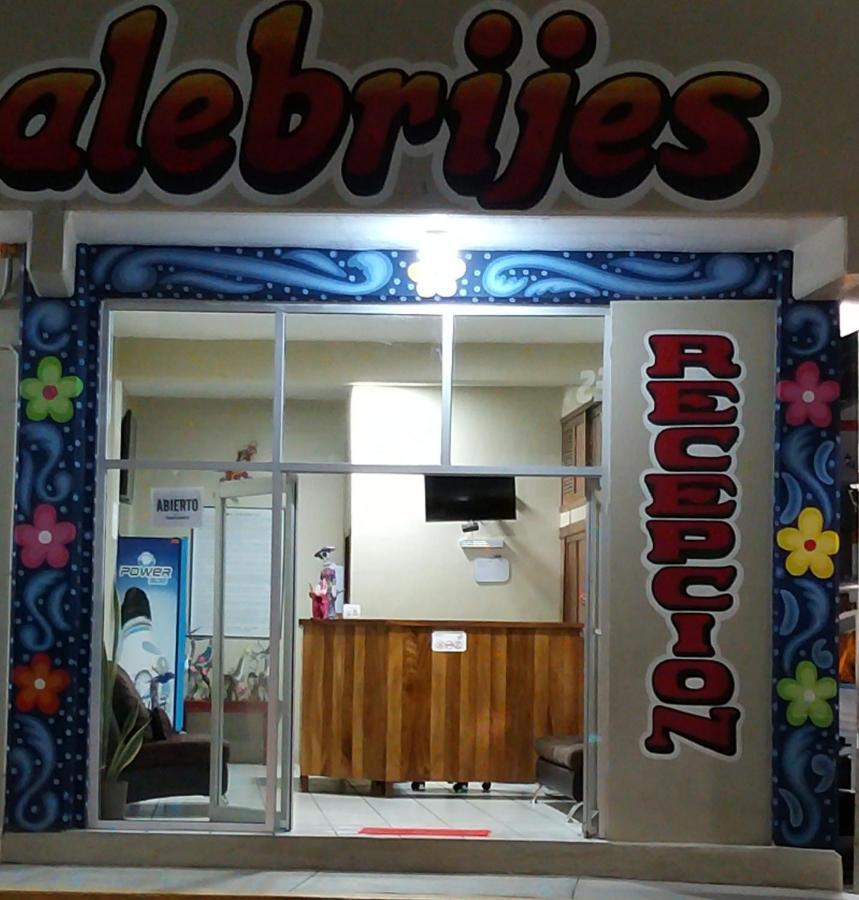 Hotel Alebrijes San Pedro Pochutla Exteriör bild